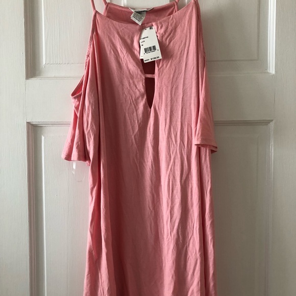 Trina Turk cold shoulder “cover up” Tshirt - Picture 2 of 4